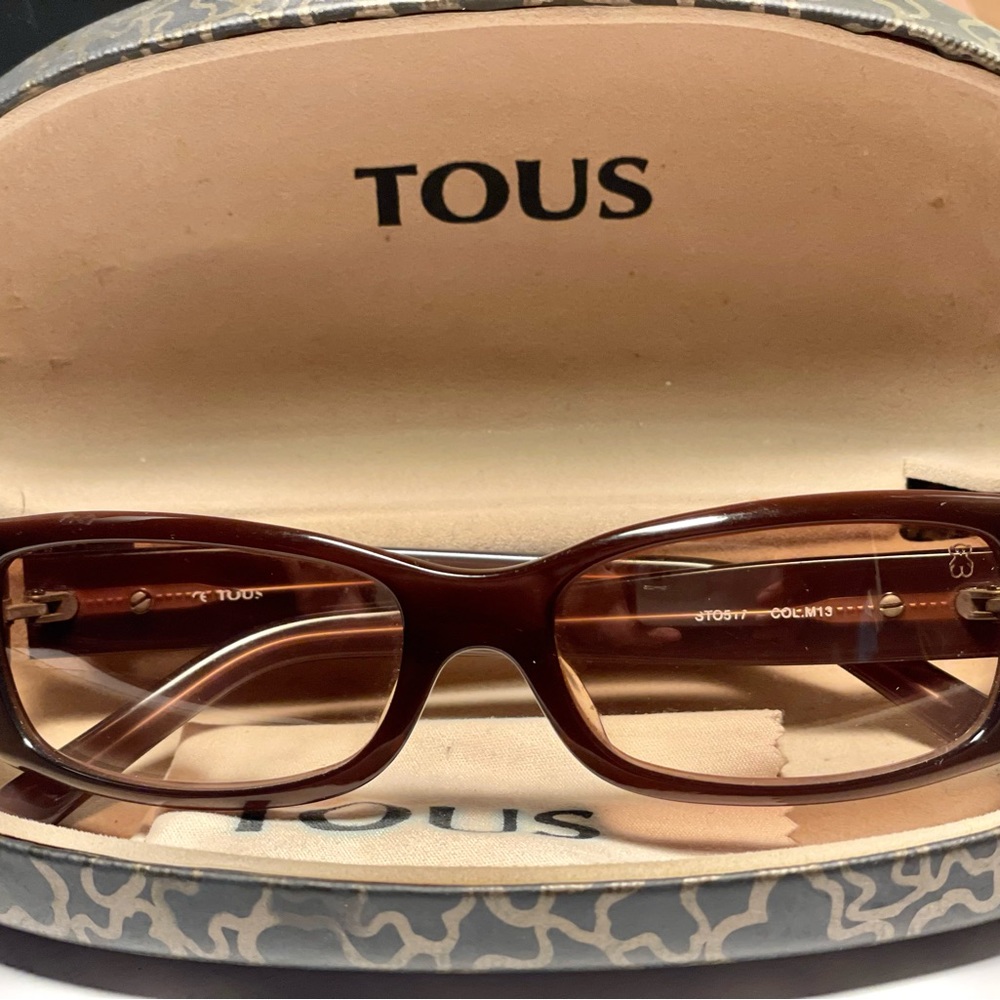 Toys sunglasses with case